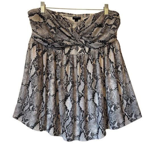 NEW Torrid Strapless Snakeskin Babydoll Top Size 1X NWT - Picture 2 of 16